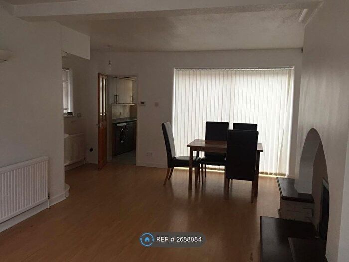 2 Bedroom Semi Detached House To Rent In Fife Avenue, Chadderton, Oldham, OL9