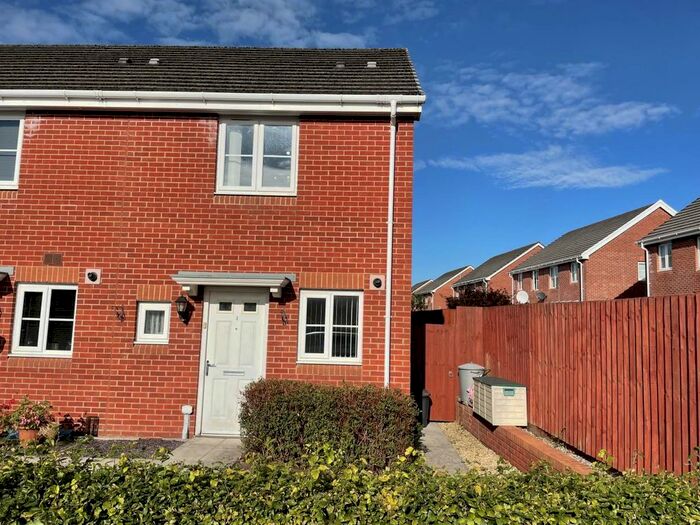 2 Bedroom Property To Rent In Lee Court, Townhill, Swansea, SA1