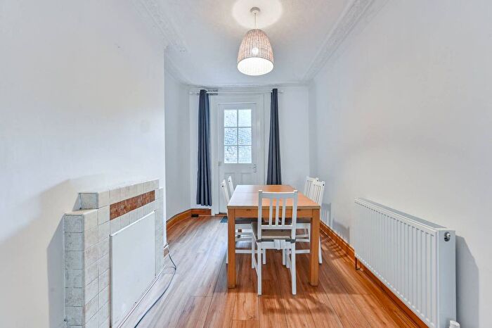 4 Bedroom Terraced House For Sale In Camberwell New Road, Camberwell, London, SE5