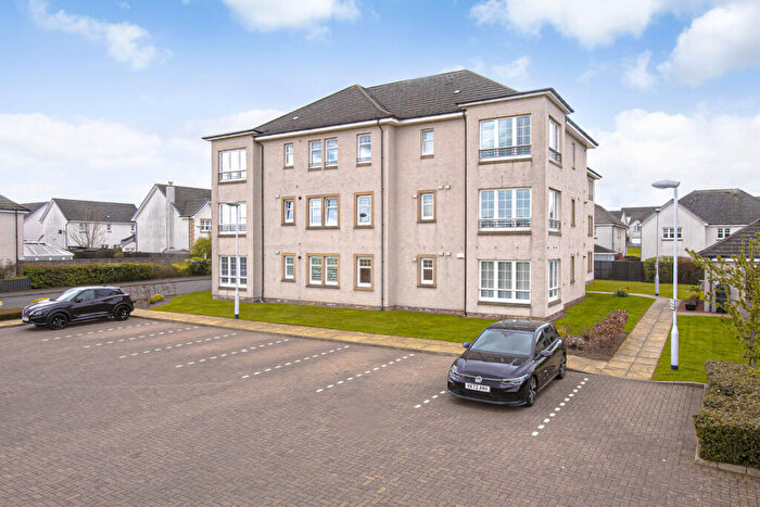 2 Bedroom Flat For Sale In Shearwater Crescent, Dunfermline, KY11
