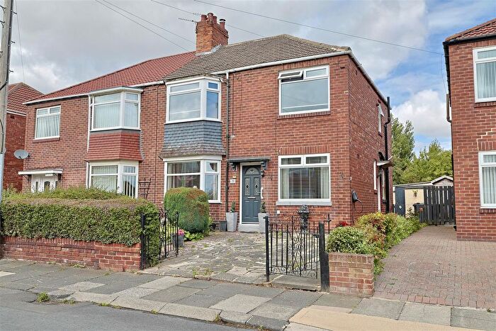 2 Bedroom Flat For Sale In Deneholm, Holy Cross, Wallsend, NE28