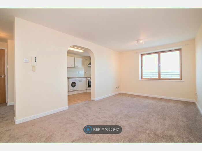 2 Bedroom Flat To Rent In The Pinnacle, Willenhall, WV13