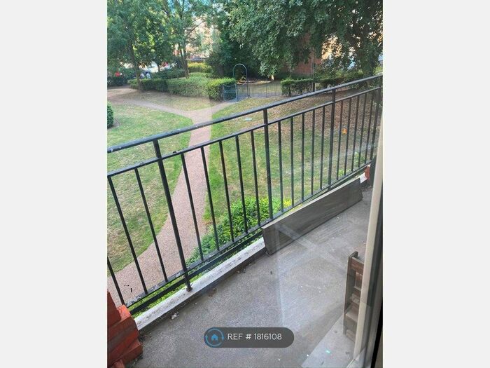 2 Bedroom Flat To Rent In Mcconnell House, London, SW8