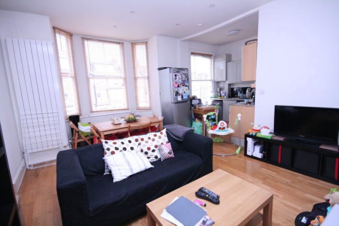 2 Bedroom Flat To Rent In Primrose Gardens, London, NW3