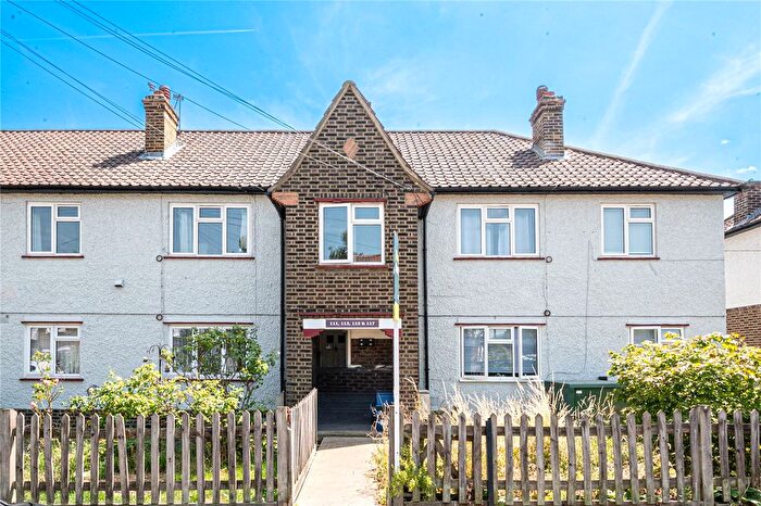 2 Bedroom Flat For Sale In Andover Road, Twickenham, TW2