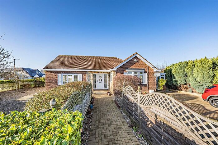 2 Bedroom Detached Bungalow For Sale In Newlyn Close, Bricket Wood, St. Albans, AL2