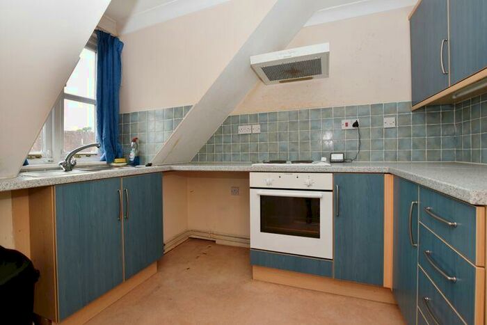 1 Bedroom Flat To Rent In Stonehenge Walk, Salisbury, SP4