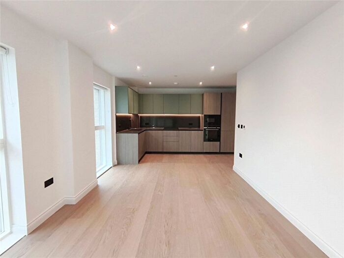 2 Bedroom Flat To Rent In Chelsea Botanica, Botanica Apartments, London, SW6