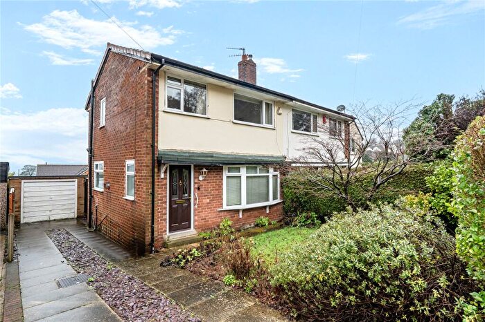3 Bedroom Semi Detached House For Sale In Emmott Drive, Rawdon, Leeds, West Yorkshire, LS19