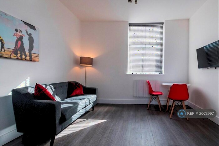 2 Bedroom Flat To Rent In Barony Court, Nantwich, CW5