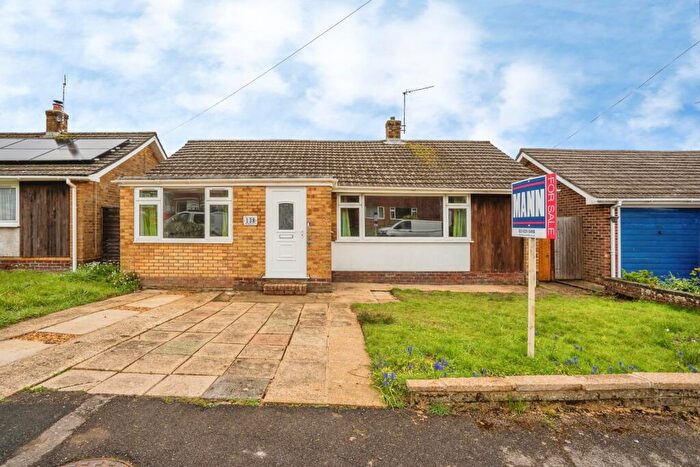 4 Bedroom Bungalow For Sale In Hazleton Way, Waterlooville, Hampshire, PO8