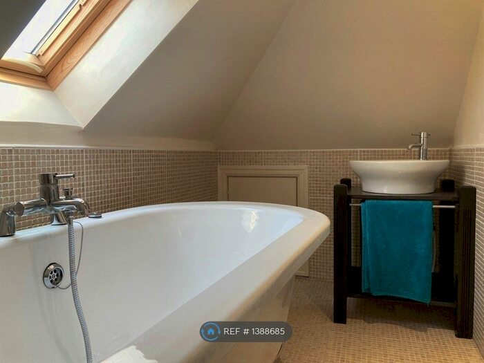 2 Bedroom Flat To Rent In Hessle Square, Hessle, HU13