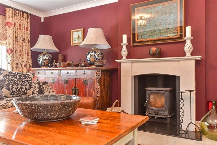 4 Bedroom Detached Bungalow For Sale In The Lees, Challock, Ashford, Kent, TN25