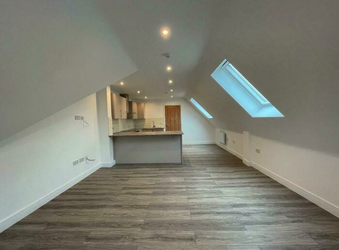 1 Bedroom Flat To Rent In The Green, Kings Norton, B38