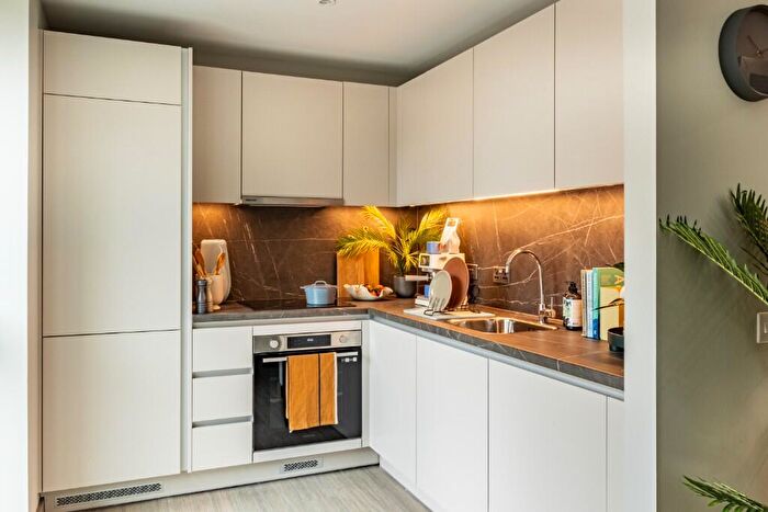 1 Bedroom Apartment To Rent In Candleriggs, Trongate, Glasgow, G1