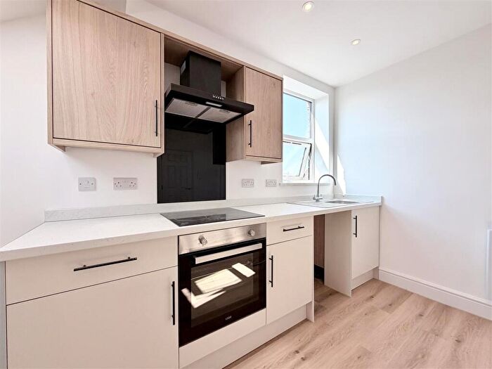2 Bedroom Apartment To Rent In Station Road, Beeston, Nottingham, NG9