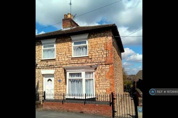 3 Bedroom Semi-Detached House To Rent In High Street, Broughton, Brigg, DN20