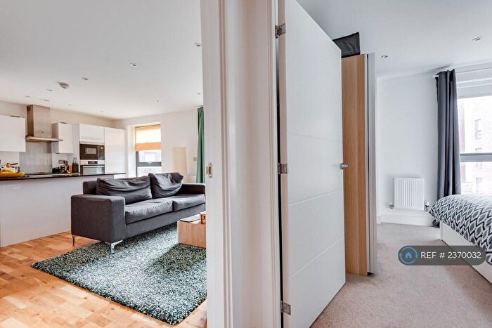 1 Bedroom Flat To Rent In Leven Road, London, E14