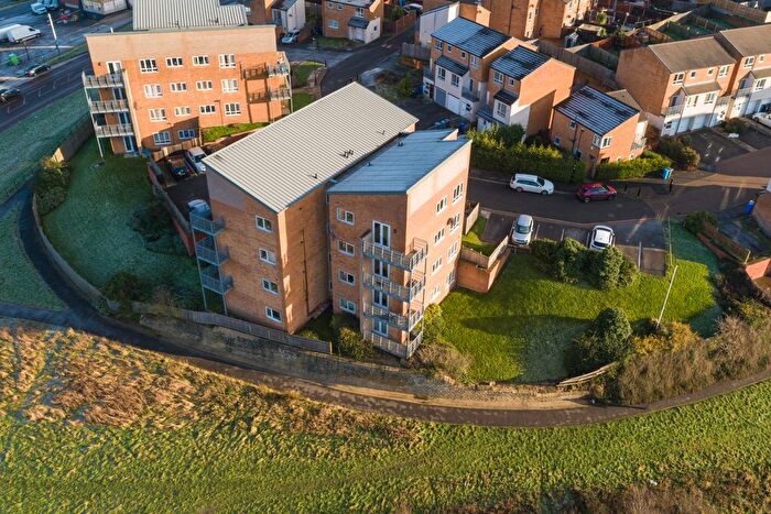 2 Bedroom Flat To Rent In Kenninghall View, Norfolk Park, Sheffield, S2