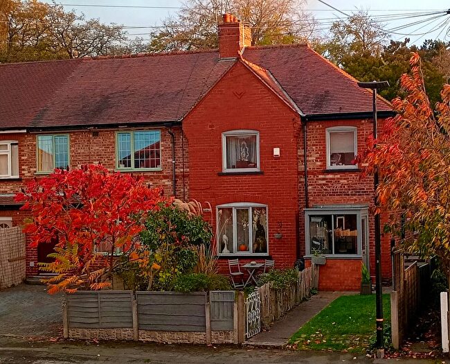 3 Bedroom End Of Terrace House For Sale In Hillcroft Road, Altrincham, WA14