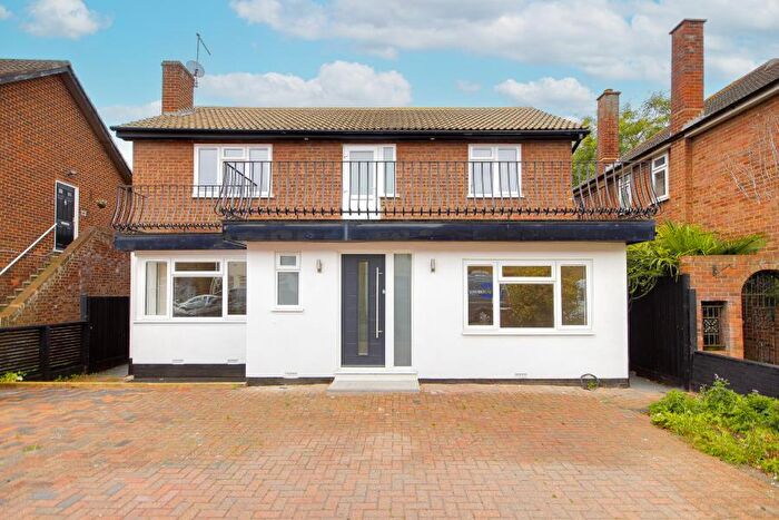 4 Bedroom Terraced House To Rent In Cadmore Lane, Cheshunt, EN8