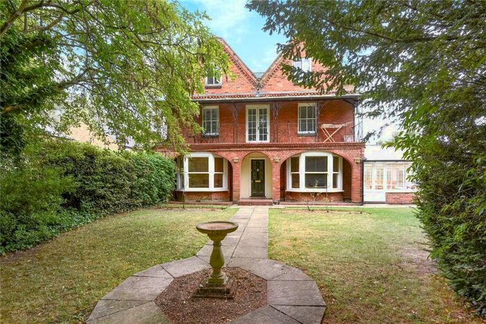 2 Bedroom Flat To Rent In New Hinksey, , Oxford, OX1