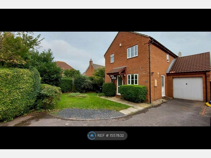 3 Bedroom Detached House To Rent In Robbins Close, Bristol, BS32