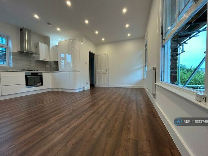 2 Bedroom Flat To Rent In Finsbury Park, London, N4