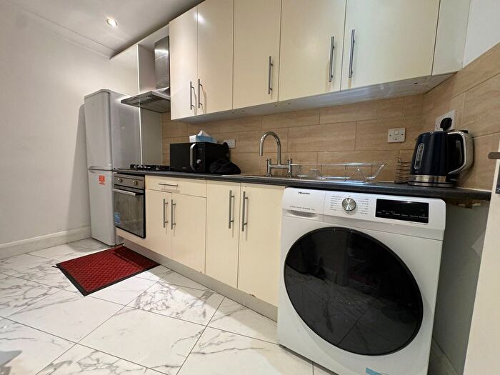 1 Bedroom Flat To Rent In Morden, SM4