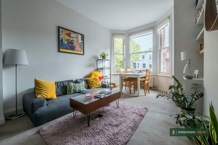 2 Bedroom Flat To Rent In Brondesbury Villas, Queens Park, London, NW6