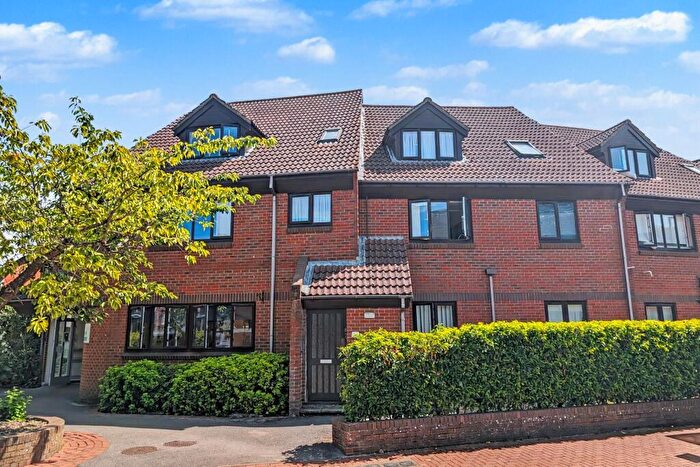 1 Bedroom Flat For Sale In Chandlers Ford, SO53