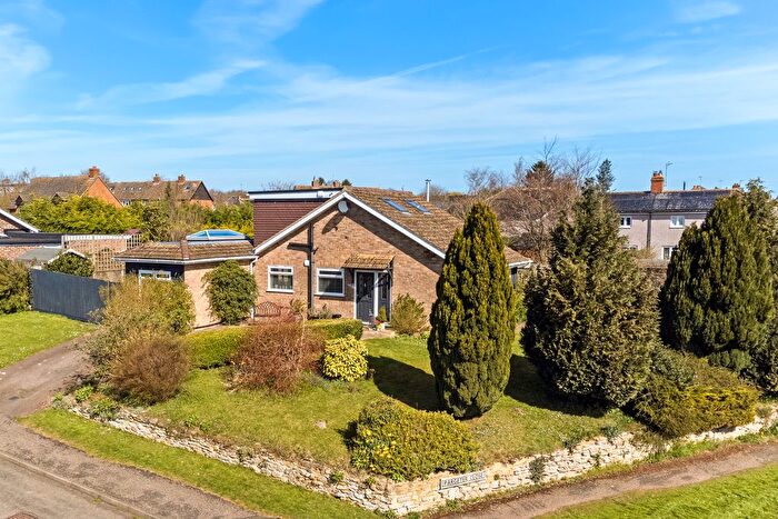3 Bedroom Detached House For Sale In Pargeter Close, Greatworth, OX17