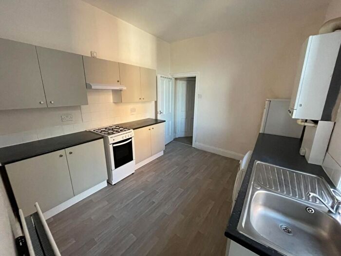 2 Bedroom Flat To Rent In Wingrove Avenue, Newcastle Upon Tyne, NE4