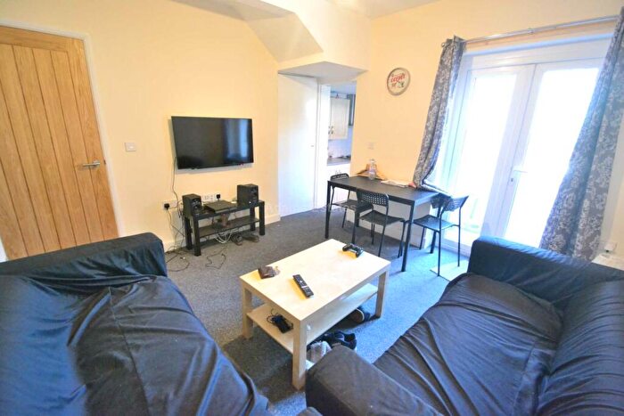 6 Bedroom Terraced House To Rent In Blenheim Road, Reading, RG1