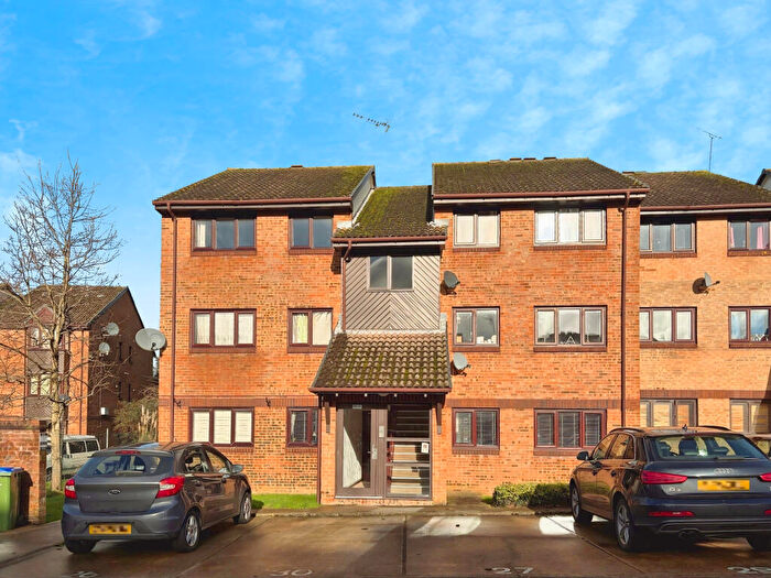 2 Bedroom Apartment For Sale In Wallis Way, Horsham, RH13