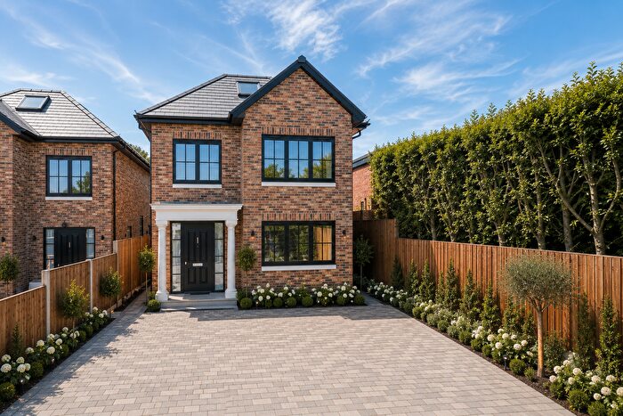 5 Bedroom Terraced House For Sale In Hill Rise, Cuffley, EN6