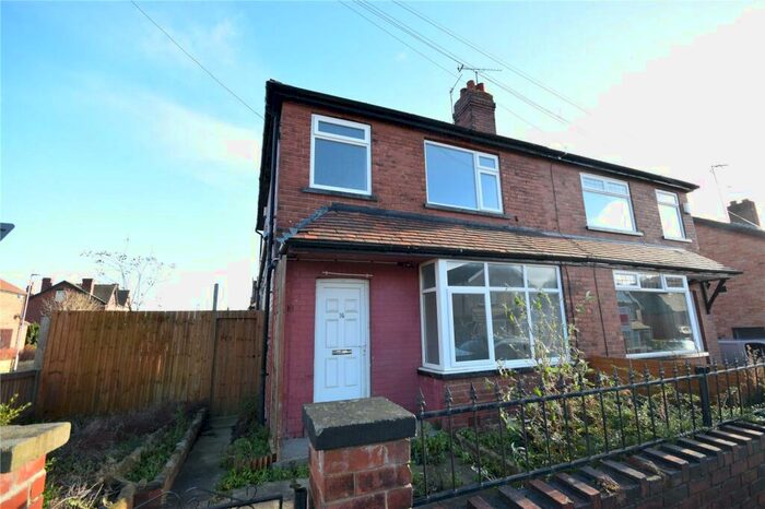 4 Bedroom Semi-Detached House To Rent In Kirkstall Mount, Kirkstall, Leeds, LS5