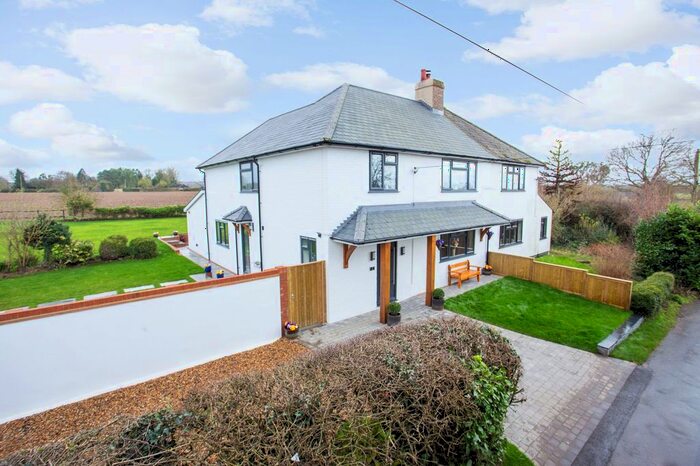 4 Bedroom Semi-Detached House For Sale In Shottenden Road, Molash, CT4