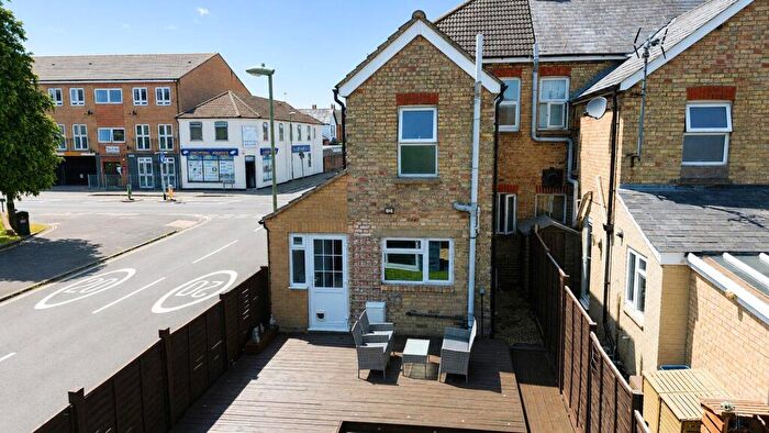 2 Bedroom End Of Terrace House For Sale In Peabody Road, Farnborough, GU14