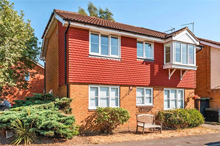 2 Bedroom Maisonette For Sale In Sullivans Reach, Walton-On-Thames, KT12