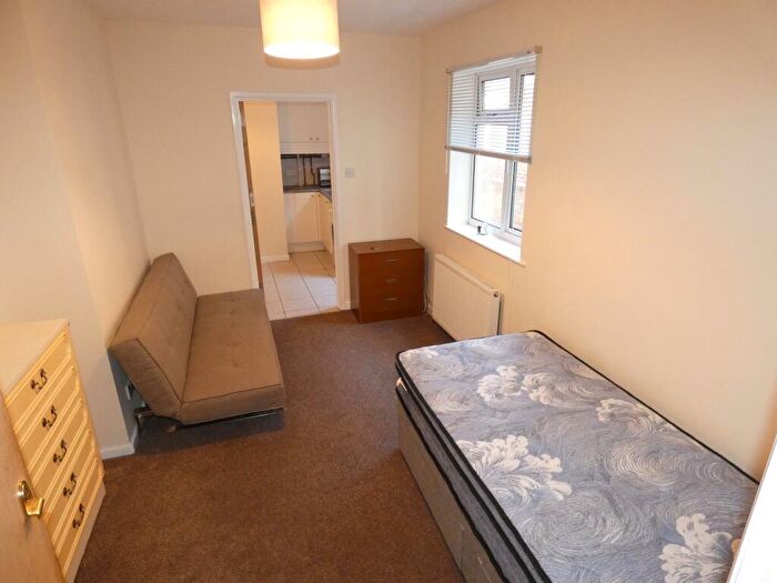 Studio To Rent In Polsloe Road, Exeter, EX1