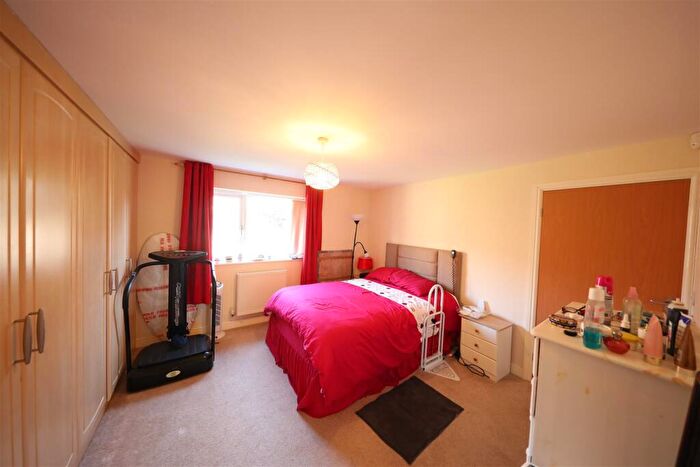 2 Bedroom Detached Bungalow For Sale In Lawson Avenue, Cottingham, HU16