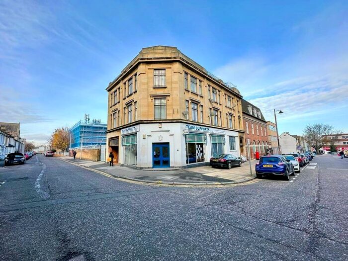 2 Bedroom Flat To Rent In Green Street, Gillingham, ME7