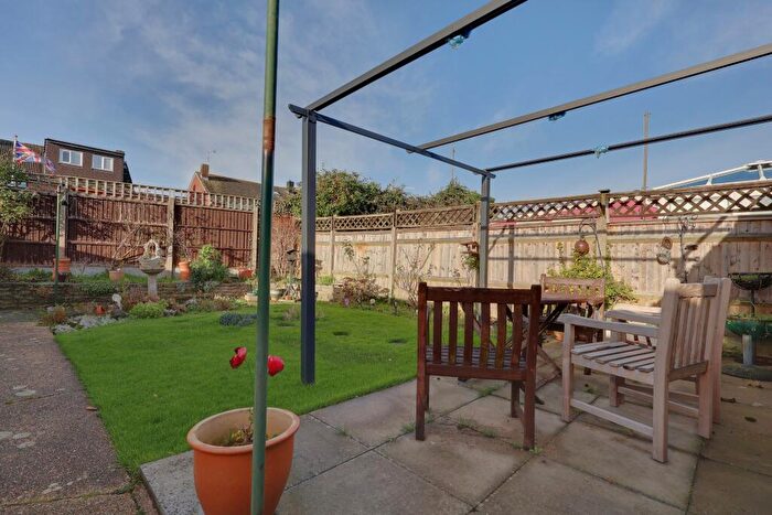 2 Bedroom Semi-Detached Bungalow For Sale In Springfield Close, Bedhampton, Havant, PO9