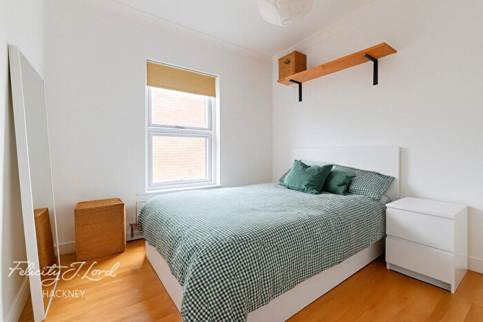 2 Bedroom Flat To Rent In Mount Pleasant Lane, London, E5