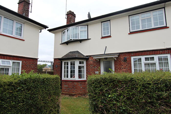 3 Bedroom Maisonette To Rent In Hayes Close, Chelmsford, CM2