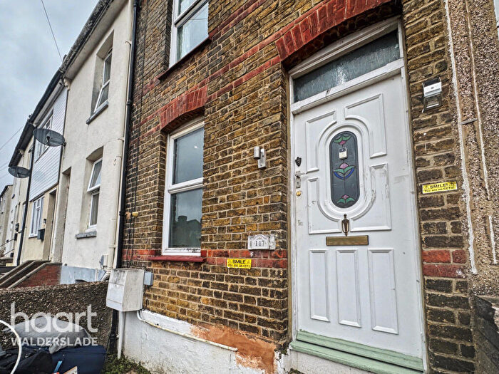 3 Bedroom Terraced House To Rent In Constitution Road, Chatham, ME5