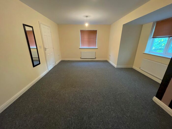4 Bedroom Semi Detached House To Rent In City Road, Birmingham, B16
