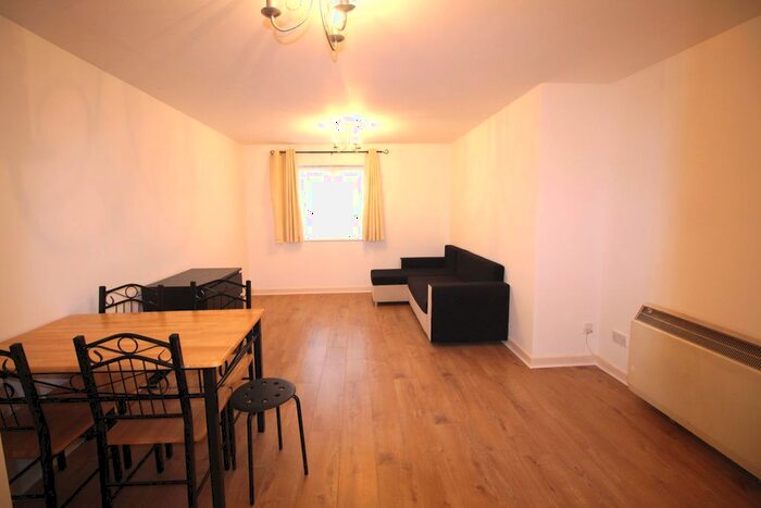 1 Bedroom Flat To Rent In Dogrose Court, Wenlock Gardens, Hendon, NW4