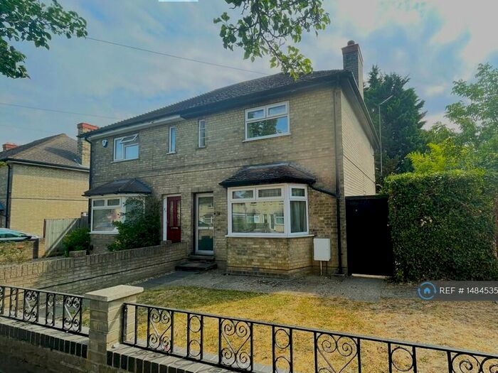 4 Bedroom Semi-Detached House To Rent In Thoday Street, Cambridge, CB1